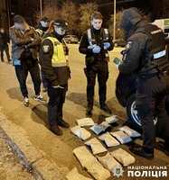 Перевозили 15-кілограмову партію амфетаміну – у Києві поліцейські затримали двох наркодилерів