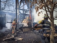 Рятувальники ліквідували пожежу на деревообробному підприємстві