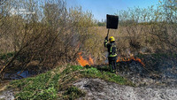 Рятувальники ліквідували загорання трав’яного настилу