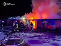 Рятувальники Уманщини ліквідували дві пожежі гаражів