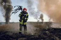 М. Суми: рятувальники ліквідували масштабне загоряння сухої рослинності