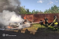 У Нікополі рятувальники ліквідували пожежу, що виникла внаслідок ворожого обстрілу