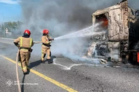 Синельниківський район: надзвичайники загасили палаючий вантажний автомобіль