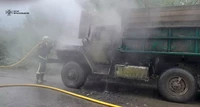 Вогнеборці ліквідували пожежу вантажного автомобіля в Калуському районі