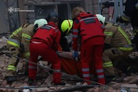 Володимир Зеленський: зараз тривають рятувальні роботи в Дніпрі після російського удару