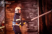 М. Суми: рятувальники запобігли масштабному загорянню нежитлової будівлі