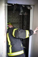Львів: рятувальники вивільняли ноги жінки затиснуті ліфтовою кабіною