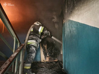 Під час гасіння пожежі рятувальниками було евакуйовано 13 осіб, з них 3 дітей