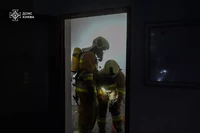 Голосіївський район: рятувальники ліквідували пожежу в адміністративній будівлі