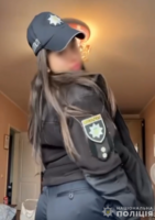 Запорізькі поліцейські встановили правопорушницю, яка в поліцейському однострої записала ганебне відео та опублікувала в соцмережі