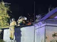 В Рівному під час гасіння пожежі у двоквартирному житловому будинку вогнеборці врятували 3-х людей