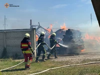 Рятувальники ліквідували пожежу площею понад 1500 м. кв. у Калуському районі
