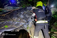 Дніпровський район: співробітники ДСНС деблокували травмованого водія з пошкодженого автомобіля