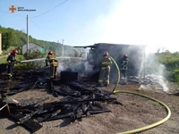Рятувальники ліквідували пожежу металевого вагончика у Галицькій ТГ