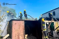 М. Нікополь: вогнеборці загасили пожежу в будівлі, що не експлуатується