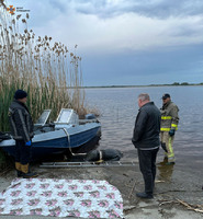 Рятувальники дістали з річки Дніпро тіло чоловіка