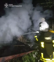 Кіровоградська область: рятувальники приборкали пожежу гаражу