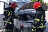 Шепетівські рятувальники ліквідували пожежу мікроавтобуса