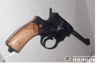 Гусятинські оперативники поліції викрили підозрюваного у торгівлі  вогнепальною зброєю