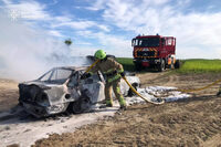 Острозькі рятувальники ліквідували пожежу легкового автомобіля