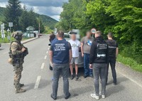 Українські та словацькі прикордонники викрили канал незаконного переправлення чоловіків через кордон