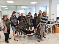 Волонтери Бучанщини пошили  відправили до ЗСУ 1000 мобільних нош