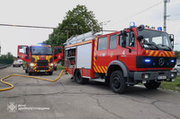 М. Дніпро: вогнеборці ліквідували пожежу на території підприємства