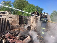 Рятувальники ліквідували пожежу в приватному будинку та гаражі