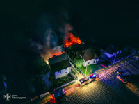 На Рівненщині вогнеборці врятували дві житлові будівлі від пожежі
