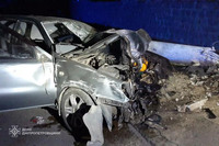 М. Дніпро: рятувальники деблокували тіло водія з пошкодженого внаслідок ДТП автомобіля