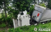 На Полтавщині сталась ДТП за участі вантажівки: поліція зʼясовує обставини