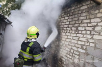 М. Павлоград: вогнеборці не дали розповсюдитись пожежі