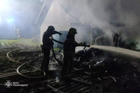 У Вараському районі рятувальники ліквідували пожежу в приватному домогосподарстві