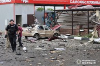 Постраждали 10 людей: поліція документує наслідки обстрілу міста Харкова з боку військових рф