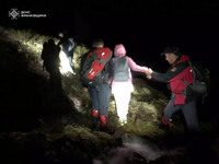 Гірські рятувальники розшукали двох туристок, які заблукали в горах
