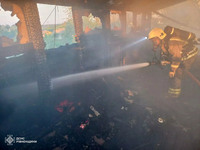 Вараський район: під час гасіння пожежі у житловому будинку вогнеборцями врятовано чоловіка