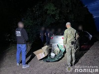 Поліцейські та прикордонники затримали жителя Могилів-Подільського за організацію незаконної переправи військовозобов’язаних за кордон