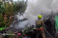 Дніпровський район: вогнеборці загасили палаючий житловий будинок
