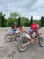 Двоє іноземців на кросових мотоциклах незаконно перетнули румунсько-український кордон