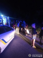 Поліцейські встановлюють обставини ДТП, в якій постраждало 5 підлітків і 2 дорослих