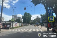 Поліцейські Тернополя з'ясовують обставини ДТП, у якій постраждала жінка