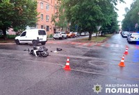 Поліція Полтави встановлює обставини ДТП, в якій травмована водійка мотоцикла