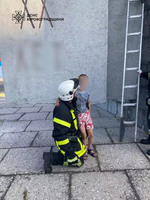 У Світловодську рятувальники зняли з пам’ятника дитину