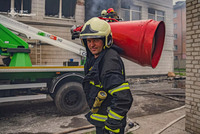 Сумська область: понад 16 годин рятувальники ліквідовували масштабне загоряння на підприємстві