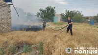 Поліцейські офіцери Чорнобаївської громади разом із місцевими жителями ліквідували займання сухостою в Посад-Покровському
