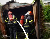 Львів: вогнеборці ліквідували пожежу в гаражі