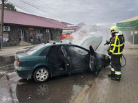 Хустські рятувальники загасили пожежу в автомобілі